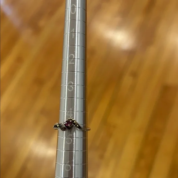 Delicate 14k Gold Twist Ring with Ruby-Red Stone - Picture 10 of 12